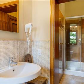 8 Bedroom Villa with Pool near Certaldo, Tuscany, Sleeps 14 - 15